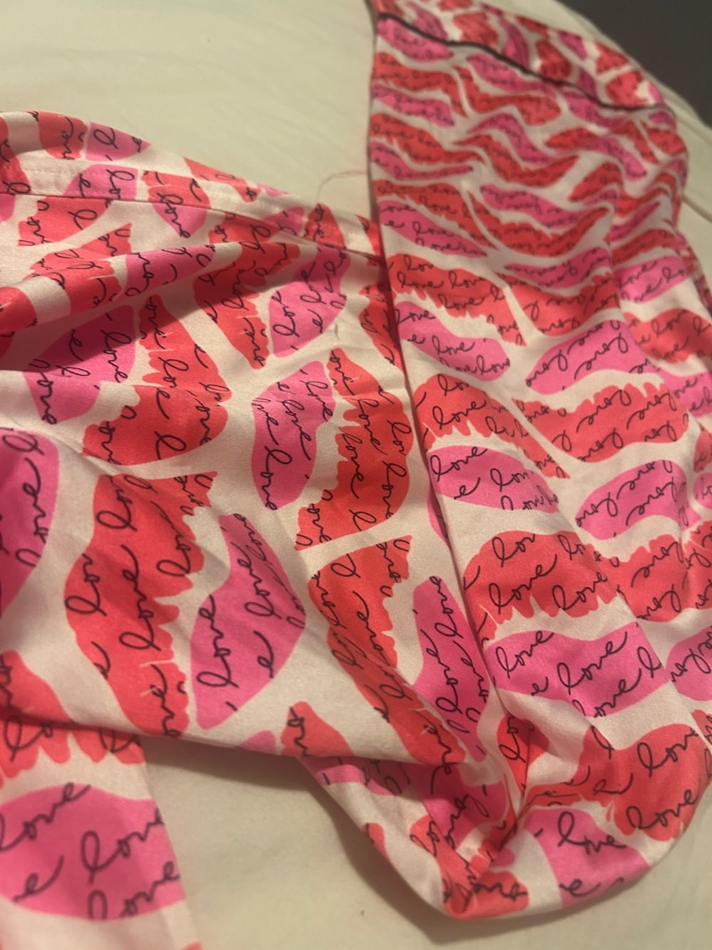 Victoria's Secret Pink & Coral Lip-Print Pajama Top with Dark Piping
